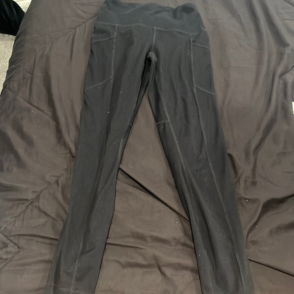 black leggings not worn to much pockets and nice quality